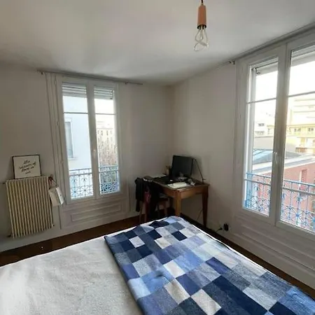 Parisian Nest - Comfort Апартаменты *